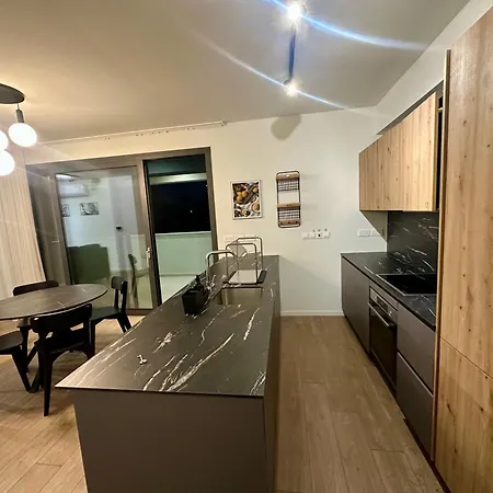New Amazing 2 Bedroom Flat Near Casino Mall Apartman