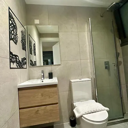 Apartman New Amazing 2 Bedroom Flat Near Casino Mall Limassol