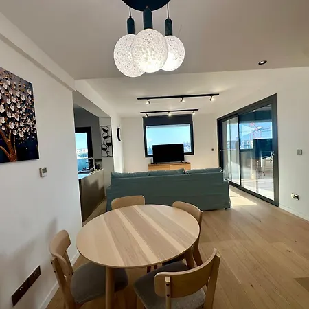 New Amazing 2 Bedroom Flat Near Casino Mall Apartman *