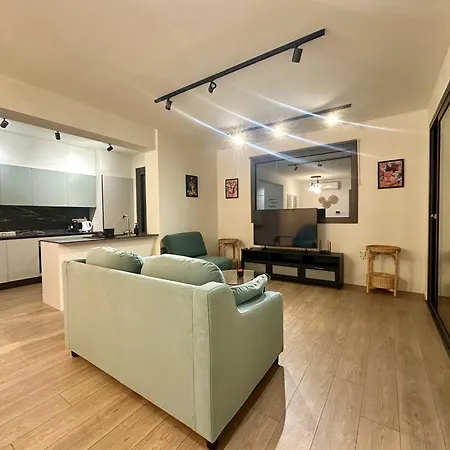 New Amazing 2 Bedroom Flat Near Casino Mall