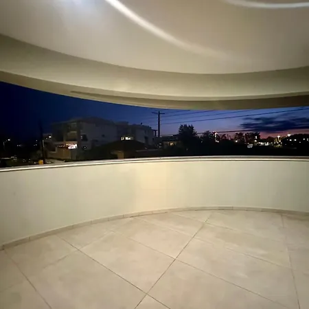 New Amazing 2 Bedroom Flat Near Casino Mall דירה *