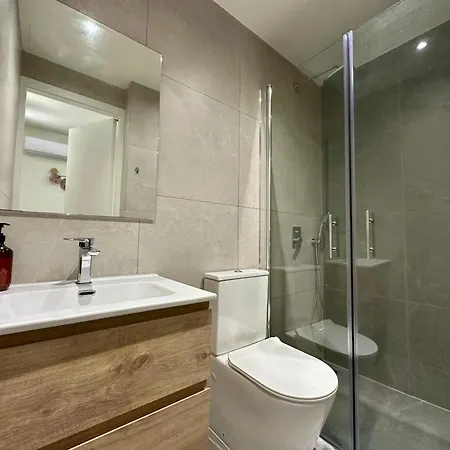 New Amazing 2 Bedroom Flat Near Casino Mall