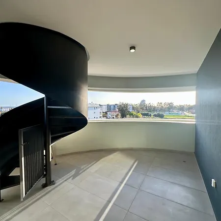 New Amazing 2 Bedroom Flat Near Casino Mall *