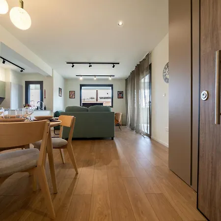 New Amazing 2 Bedroom Flat Near Casino Mall