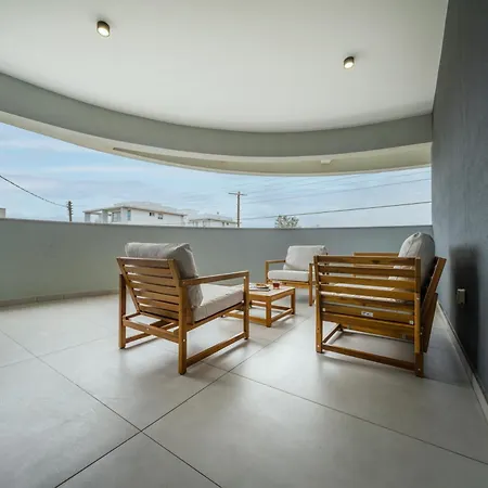 New Amazing 2 Bedroom Flat Near Casino Mall