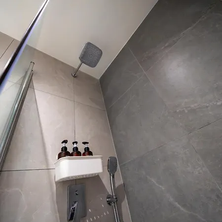 New Amazing 2 Bedroom Flat Near Casino Mall דירה *