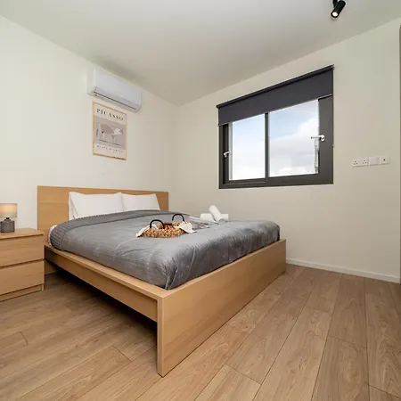 Апартаменты New Amazing 2 Bedroom Flat Near Casino Mall Лимасол