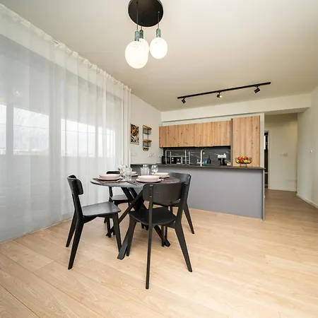 New Amazing 2 Bedroom Flat Near Casino Mall Лимасол