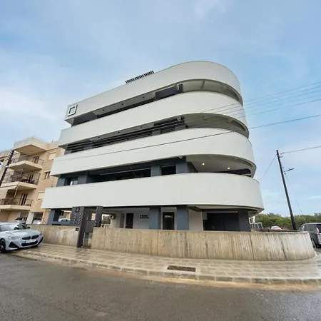 New Amazing 2 Bedroom Flat Near Casino Mall * Лимасол