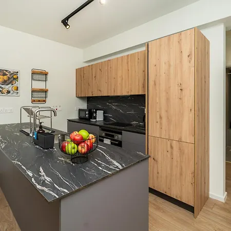 New Amazing 2 Bedroom Flat Near Casino Mall *