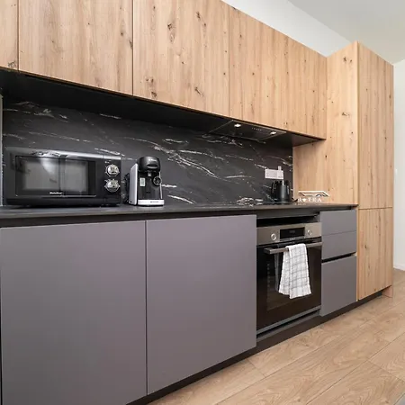Апартаменты New Amazing 2 Bedroom Flat Near Casino Mall