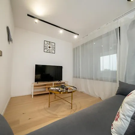 New Amazing 2 Bedroom Flat Near Casino Mall Апартаменты